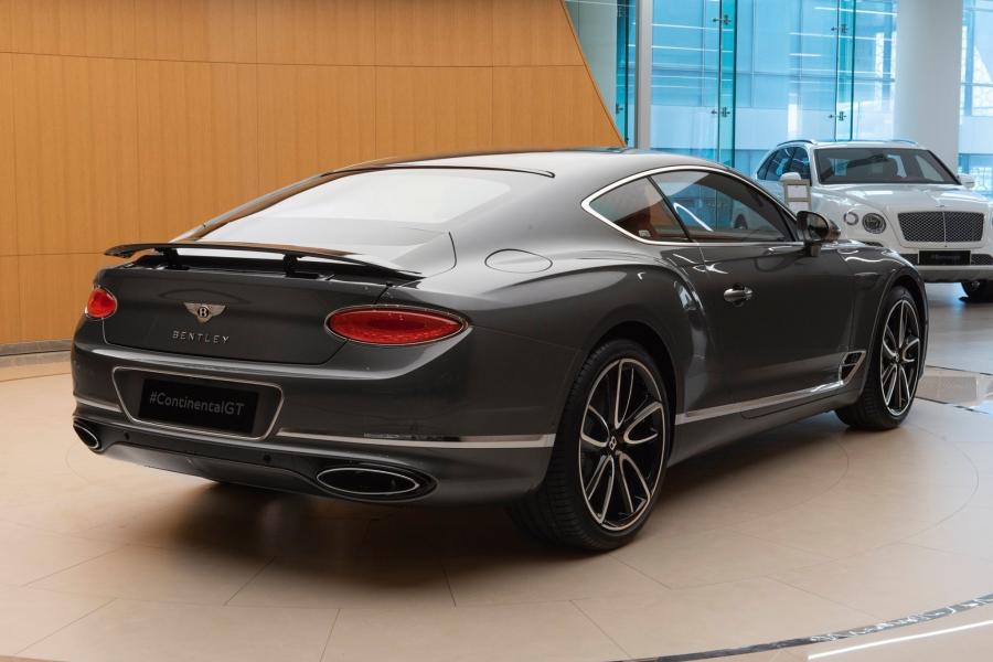 Bentley Continental GT W12 2020 года  (UAE) (фото 3 из 10)